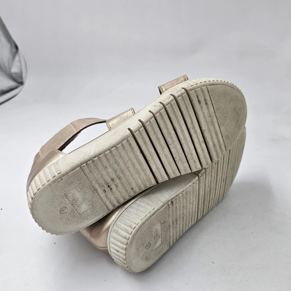 MIA Kids Minka Platform Sandals Rose Gold Metallic Girls Size 5
